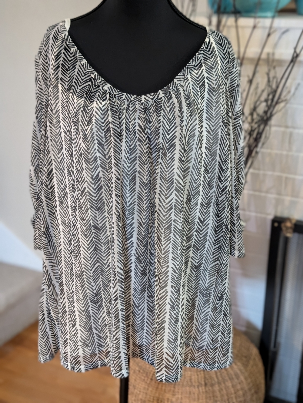 Dana Buchman Woman 2X Black White Blouse Built In Shell Flowy Tunic‎ Top (G)